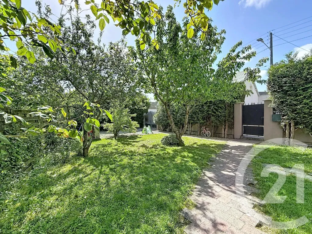 Garden - Spacious House with Garden in Chartres