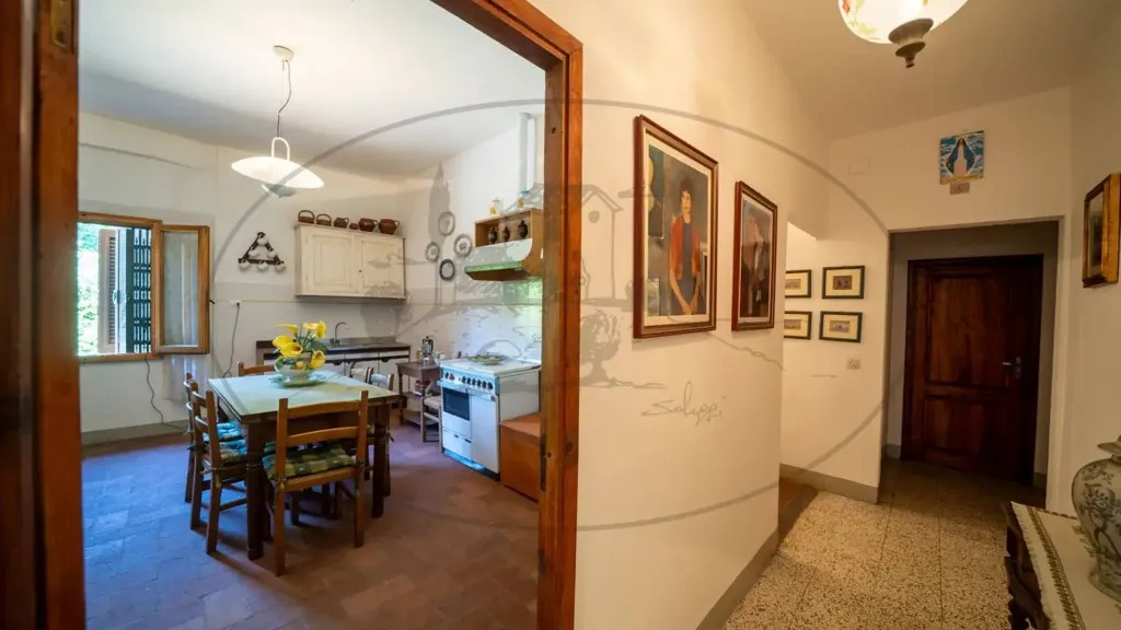 Söögituba - Rustic Farmhouse with Multiple Uses in Figline Valdarno
