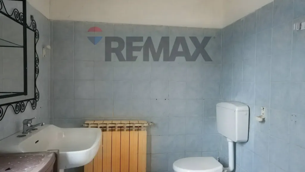 Bathrooms - Independent House with Balcony in Carcare