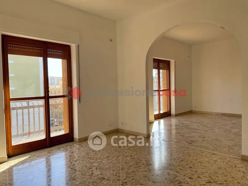 Rooms - Rented Apartment with Terrace in Catania