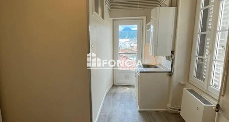 Entrée - Appartement avec Balcon dans le Centre Historique de Clermont-Ferrand