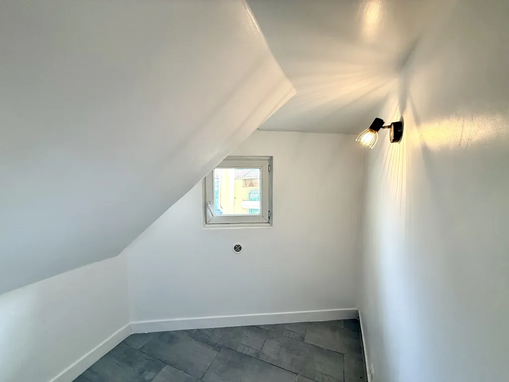 Toad - Refurbished 2-Bed Flat near Tramway in Sevran