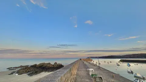 Pavillon à 600m de la Plage à Binic-Étables-sur-Mer