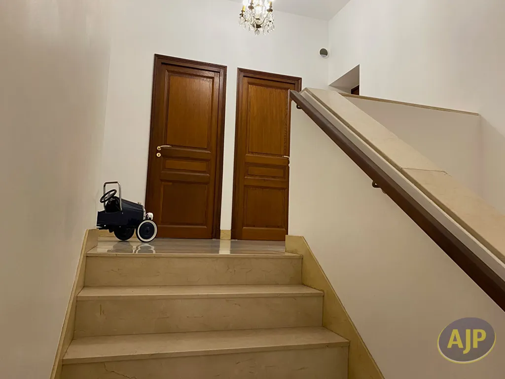 Rooms - Exceptional House with Pergola in Merignac