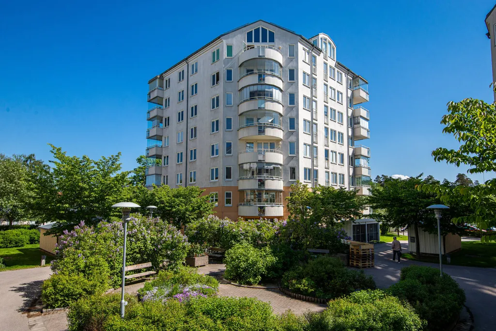 Välivaade - Modern Flat with Balcony in Järfälla