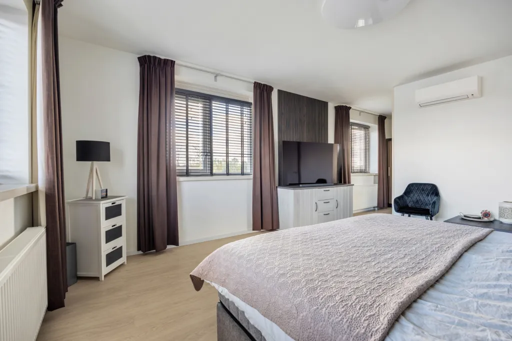 Magamistoad - Detached House with Business Hall in Breda