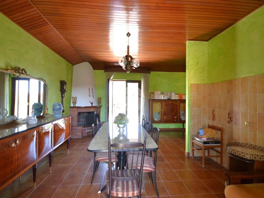 Söögituba - Detached Villa with Garden in Vittuone