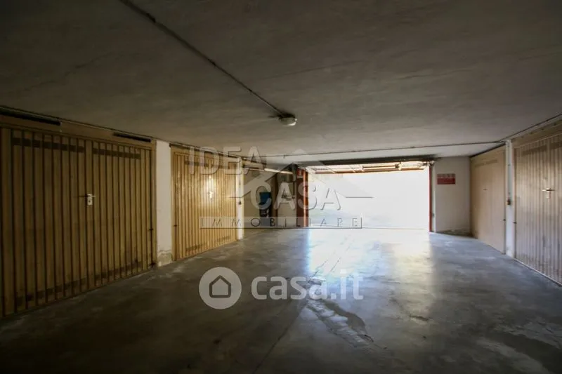 Garaaž - Spacious Apartment with Balcony in Mirandola