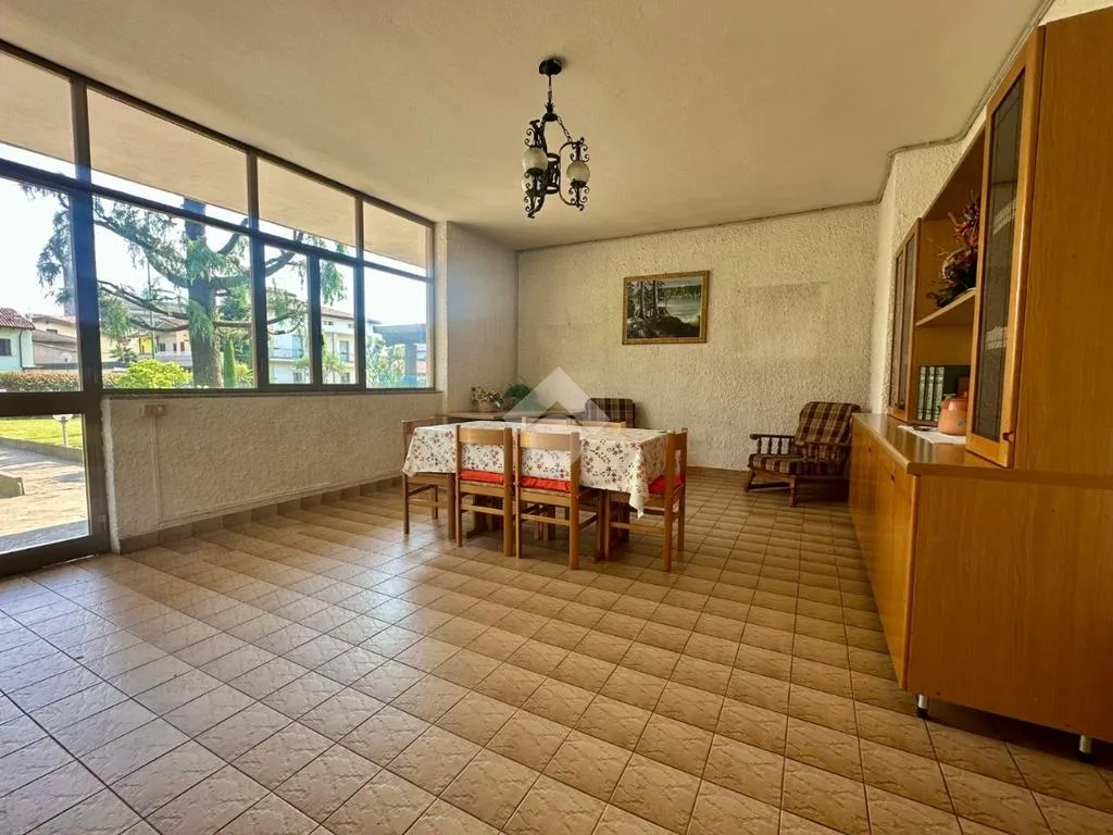 Söögituba - Ground Floor Apartment with Veranda in Ghisalba