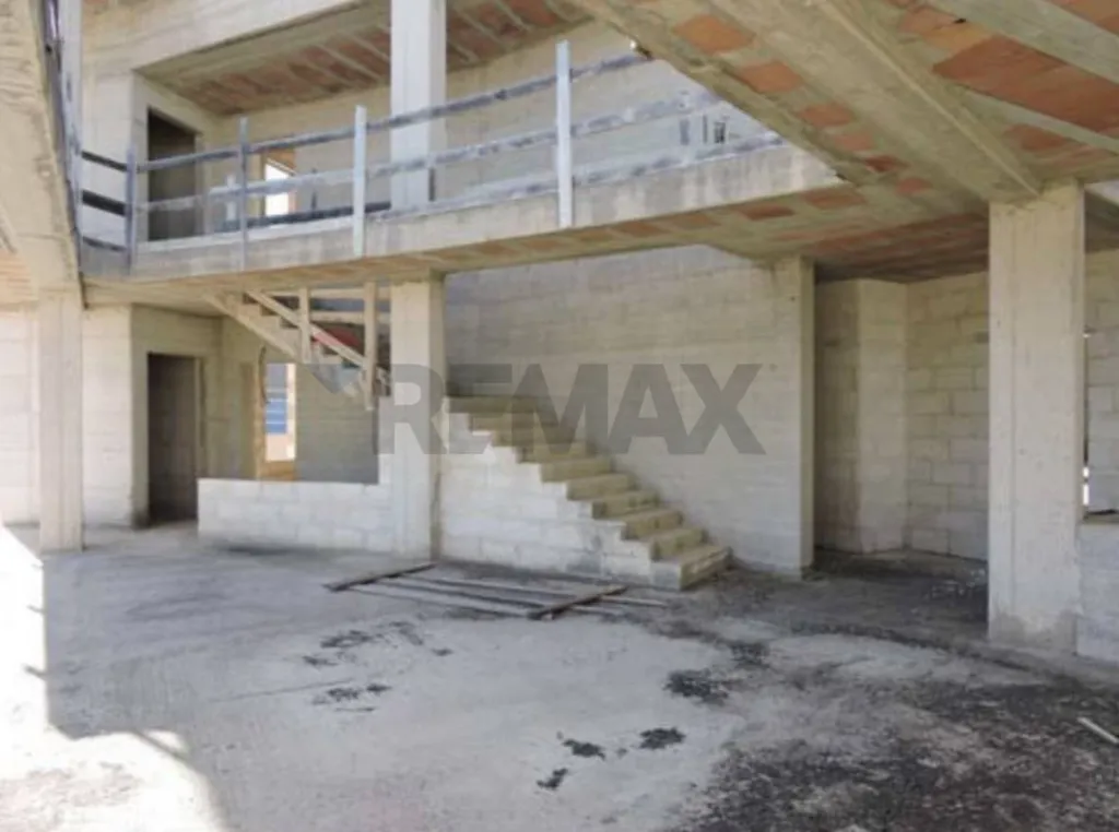 Toad - Industrial Warehouse with Customisation Potential in Mola di Bari