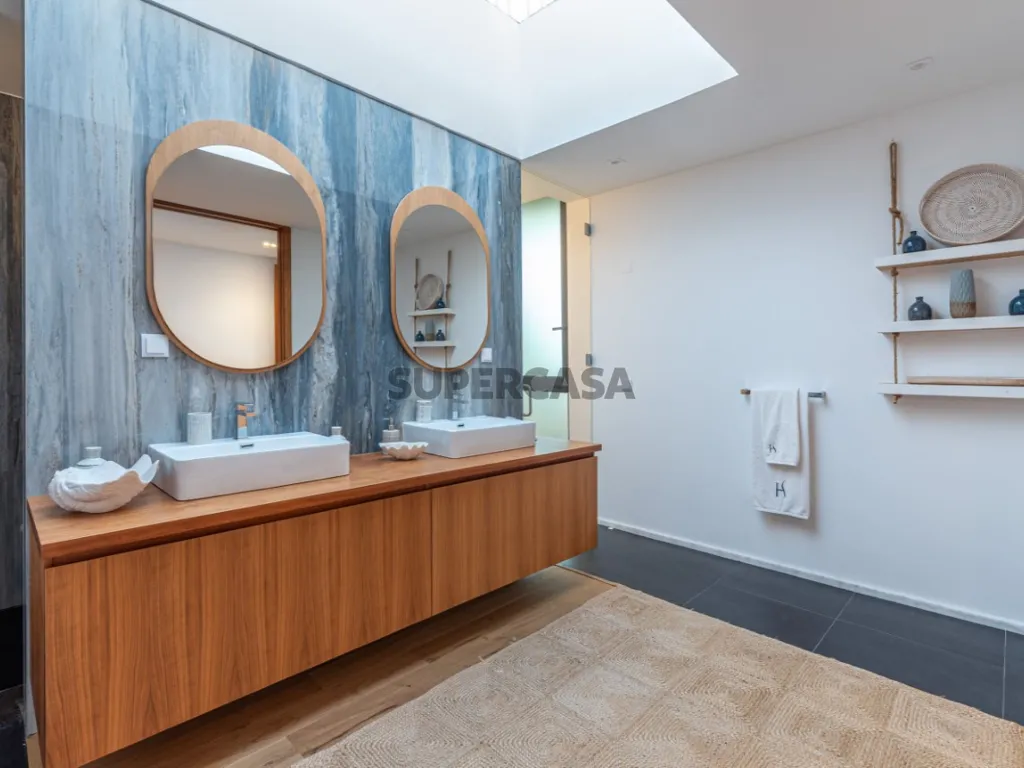 Bathrooms - Modern Villa with Sea View in Troia Resort