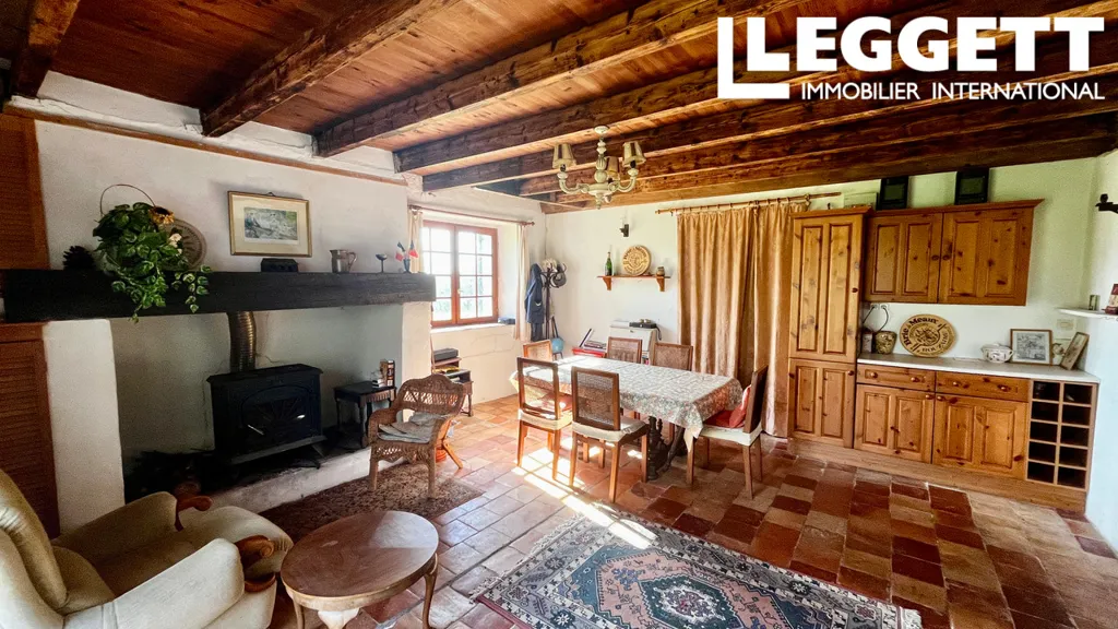 Elutuba - Stone Farmhouse with Barn in Peaceful Countryside