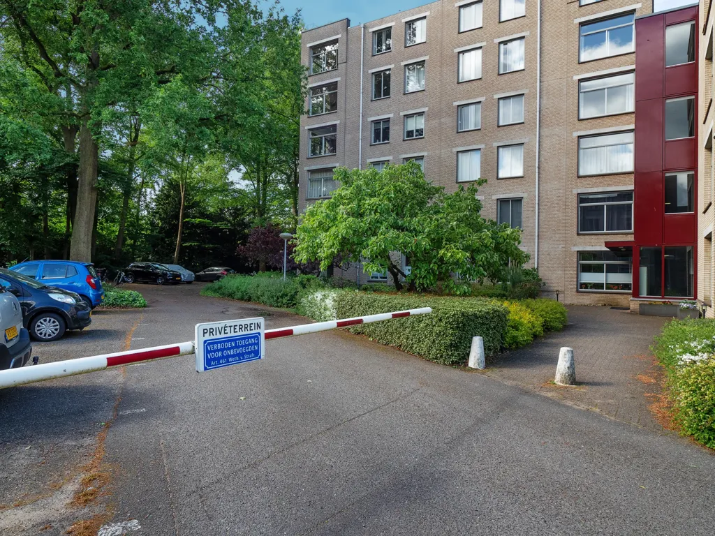 Esterno - Corner Flat with Garden in Quiet Area