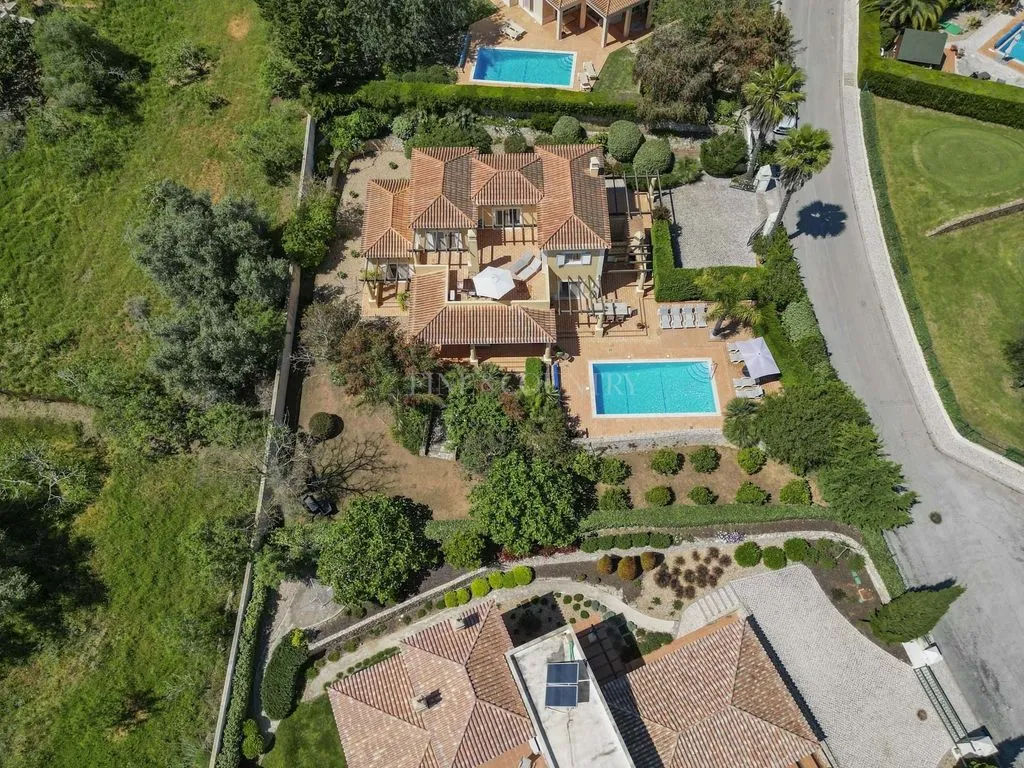Õhuvaade - Luxury Villa with Golf Views in Estômbar