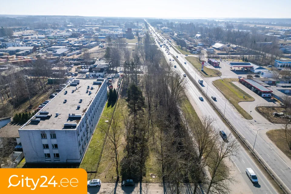 Õhuvaade - Three-Storey Industrial Building with Large Plot in Riga