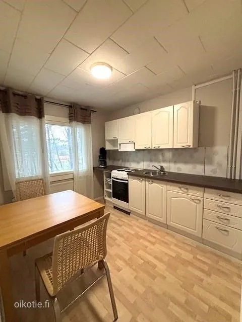 Köök - Spacious House with Sauna in Neuvottoma