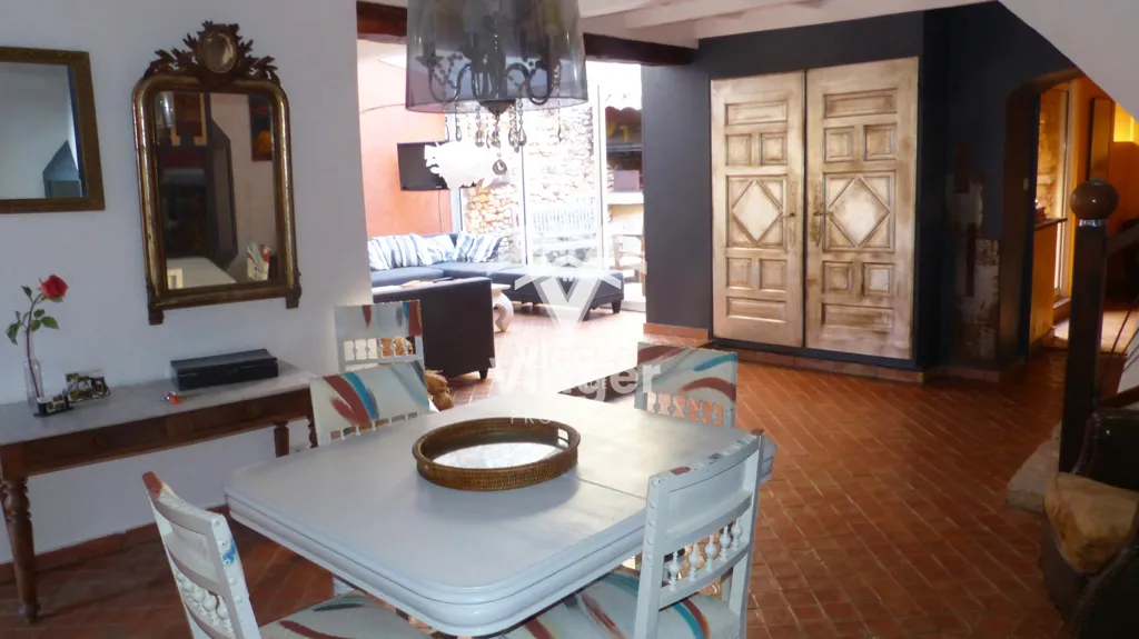 Maison de Village avec Charme Provençal à Roussillon
