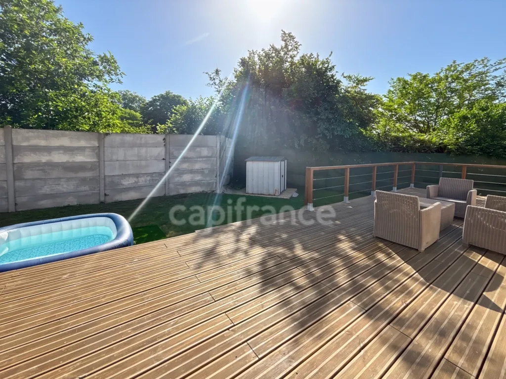 Piscine - Maison 4 Chambres avec Terrasse à Arnage
