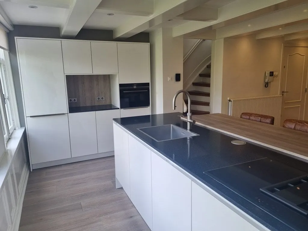 Kitchen - Split-Level Maisonette with Canal View in Jordaan