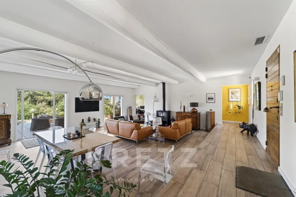 Elutuba - Architectural Villa with Pool in Nîmes West