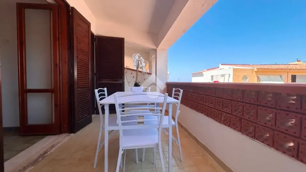Rõdu - First Floor Apartment with Terrace in Scalea
