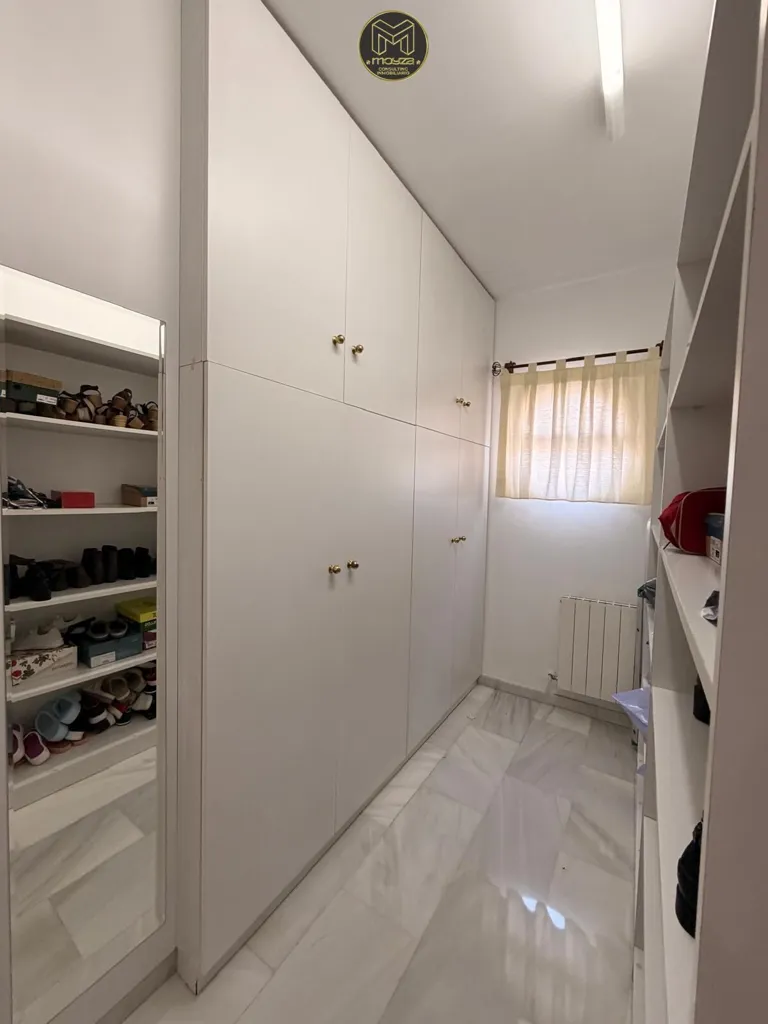 Toad - Luxury Villa with Private Garage on Gran Bulevar