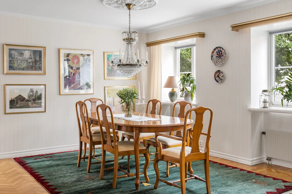 Salle à manger - City Villa with Garden Oasis in Central Location