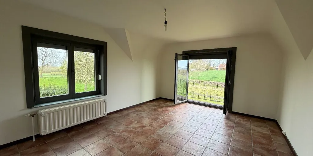 Rooms - Villa with Meadow View in Kester