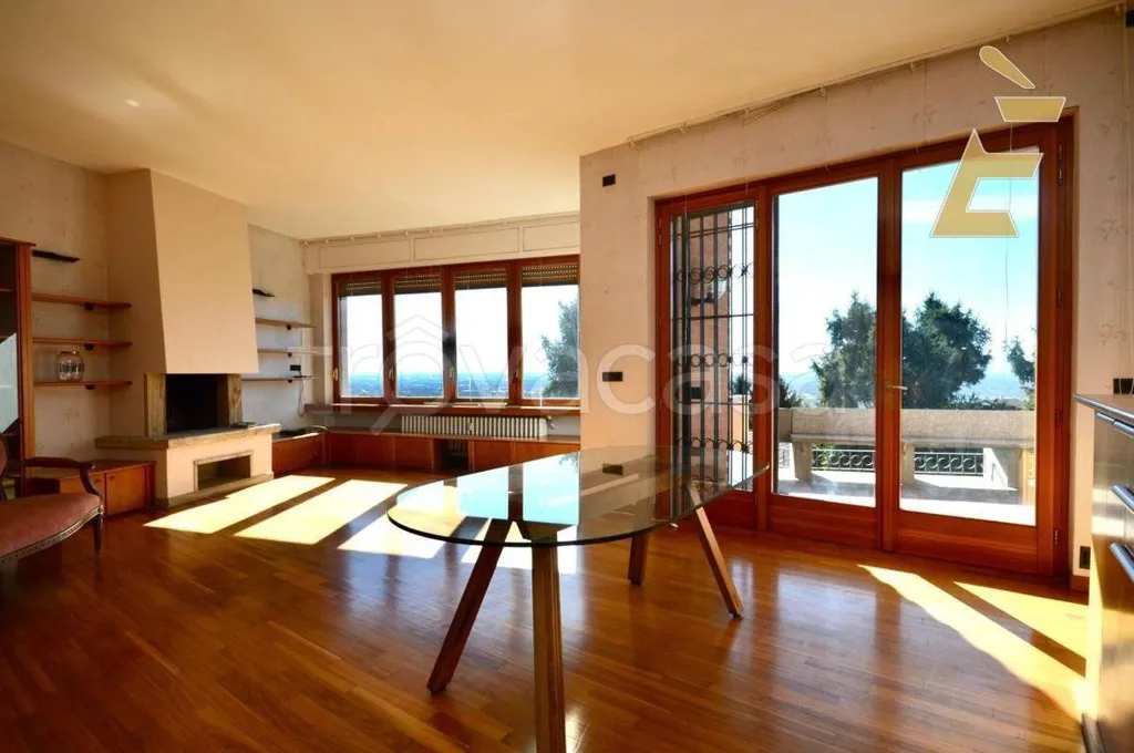 Elutuba - Penthouse with Panoramic View in Moncalieri