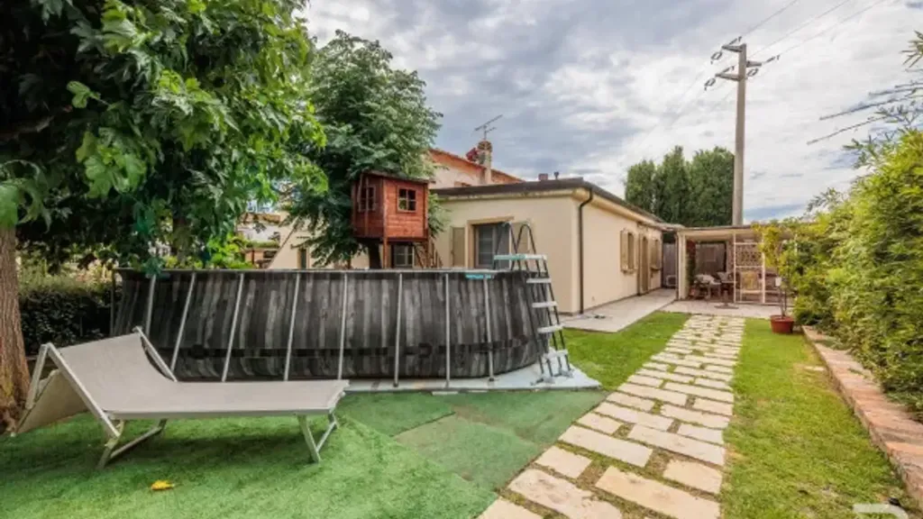 Aed - Rustic Villa with Solar Panels in Rosignano Marittimo