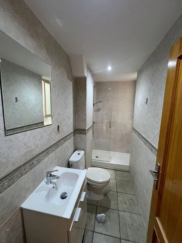 Salles de bain - Furnished Flat with Terrace in Alicante