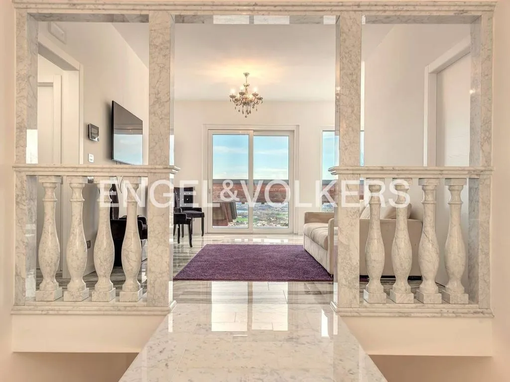 Elutuba - Luxury Villa with Infinity Pool in Erba, Lombardy