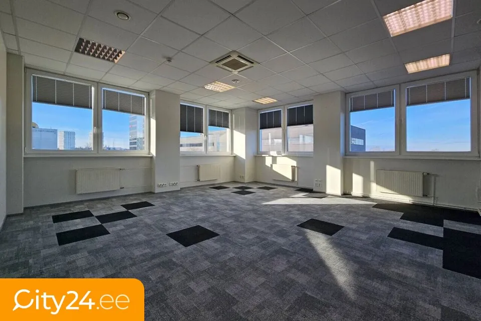 Studio - Spacious Office with Free Parking in Tallinn Centre