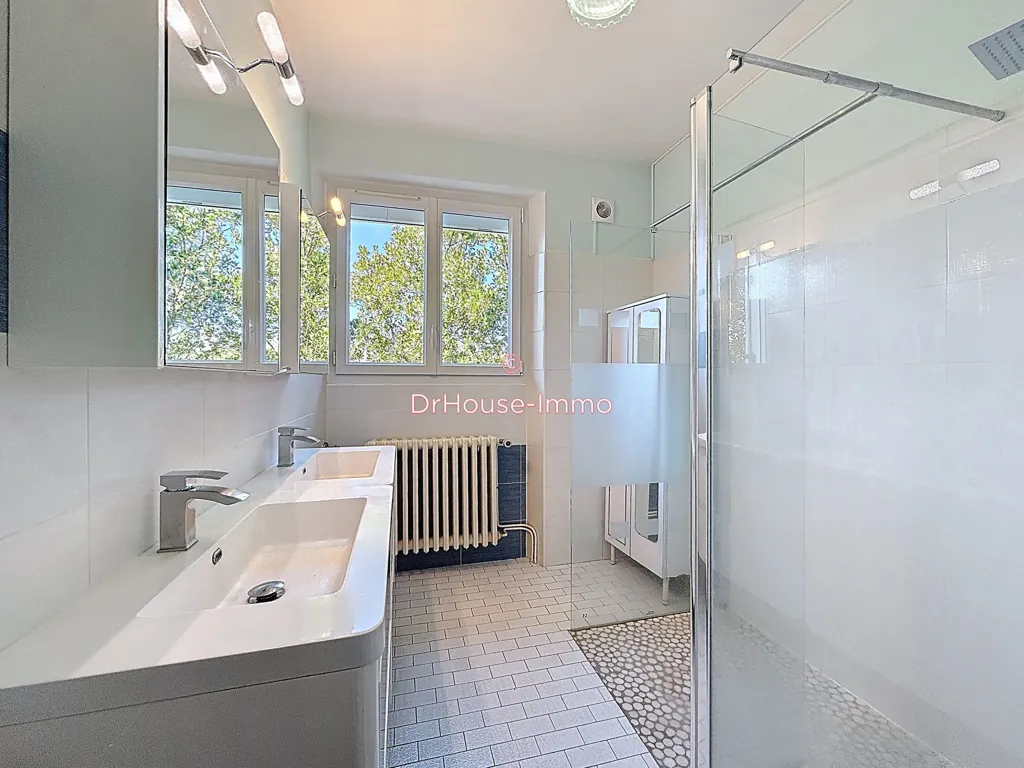 Vannitoad - Charming House with Terrace in Lisle