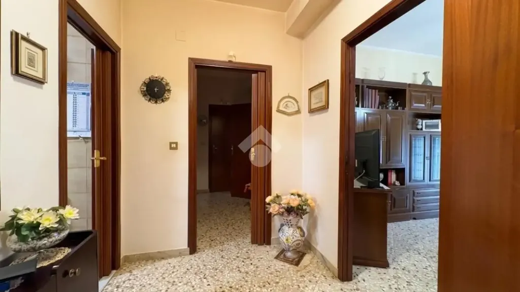 Esik - 3-Room Apartment with Balcony in Palermo