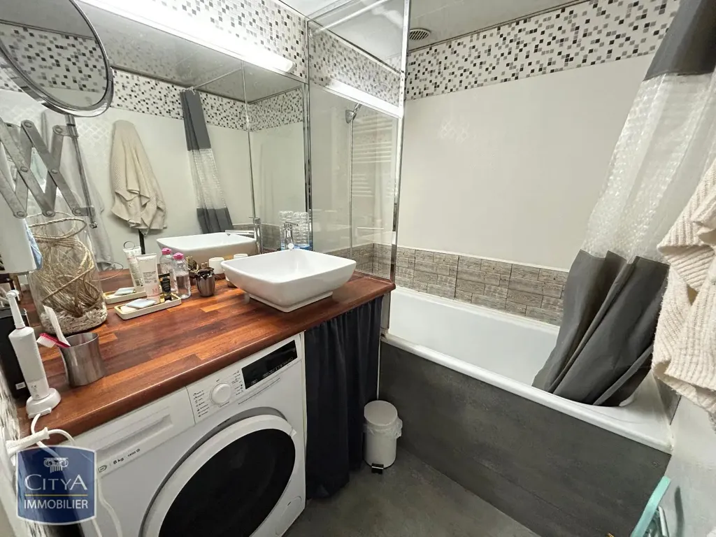 Salles de bain - Appartement Meublé avec Balcon à Biarritz