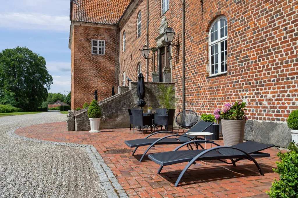 Jardin - Medieval Manor with Forest View in Djursland