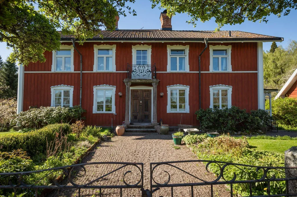Extérieur - Generations Home with Multiple Buildings in Ödeshög