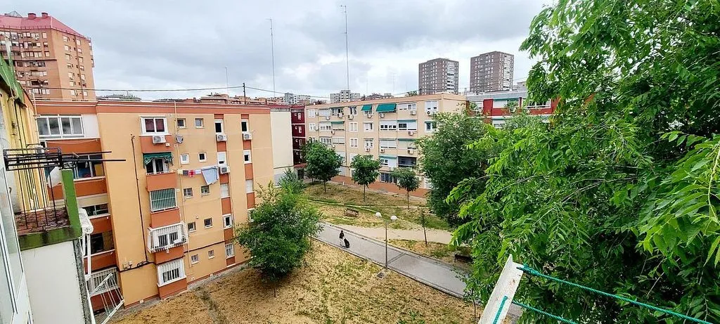 Rõdu - T2 Flat with Terrace in Moratalaz