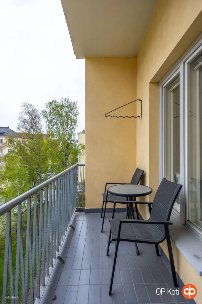 Balcone - Modern Apartment with Balcony in Munkkiniemi