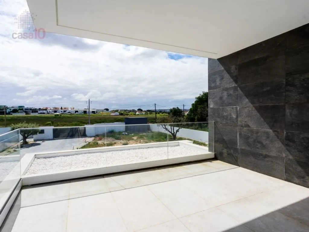 Terrasse - 4-Bedroom Villa with Pool in Alcochete