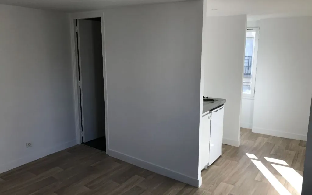 Toad - Studio with Kitchen in Châtillon Centre