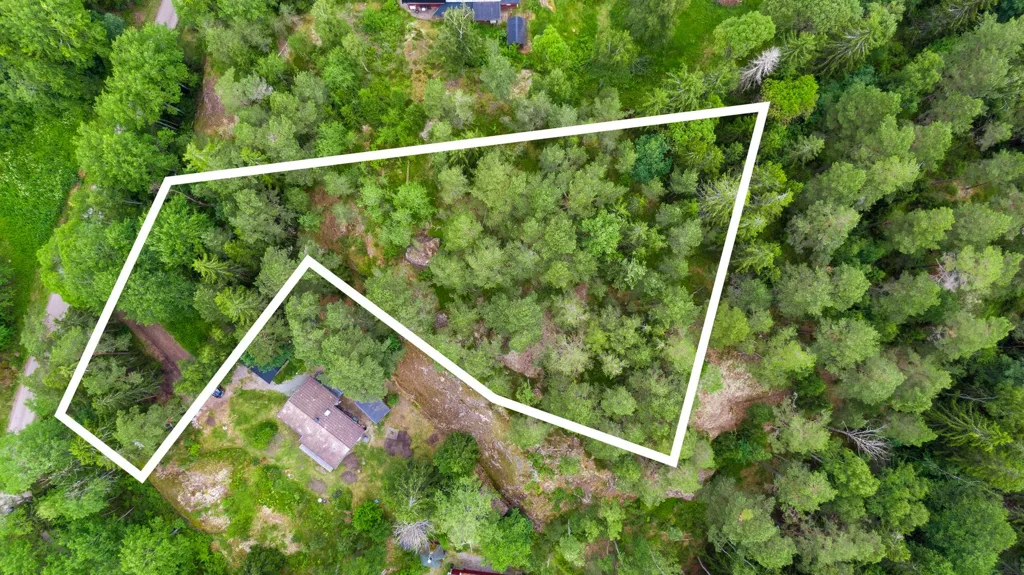 Õhuvaade - Plot with Forest View in Södertälje