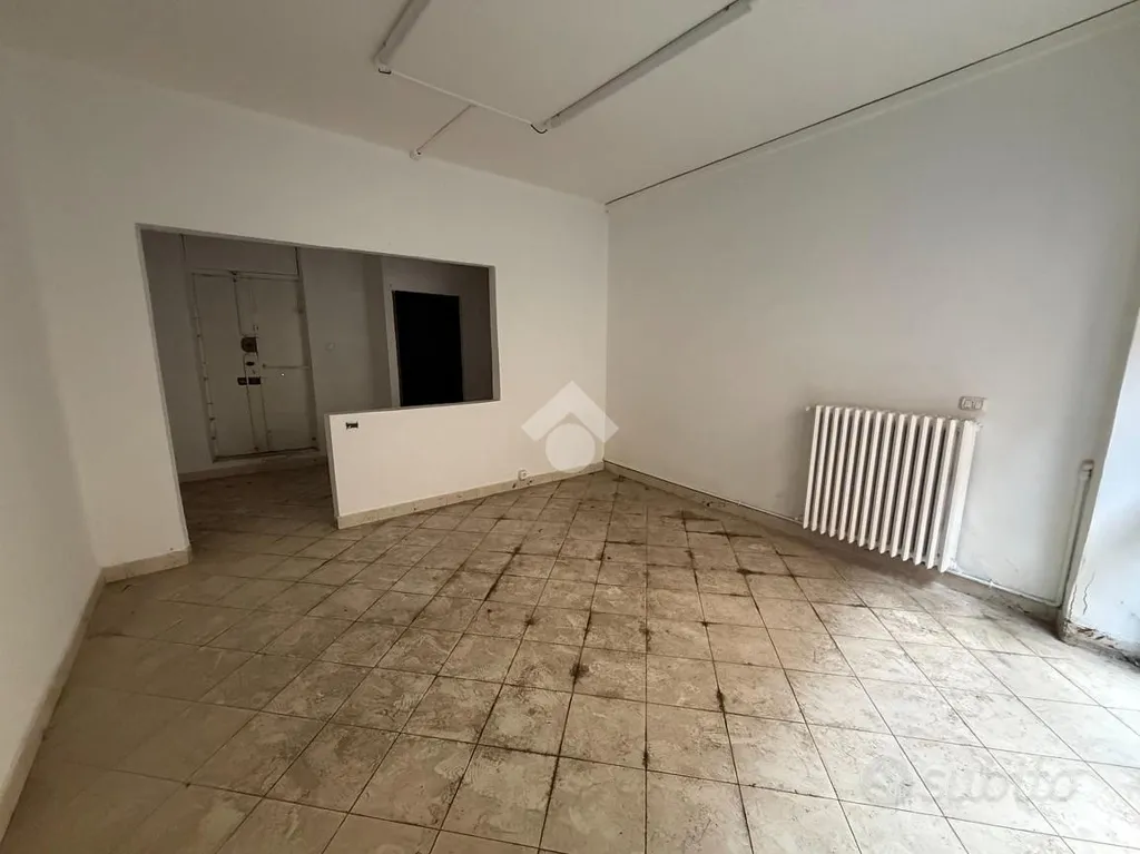 Toad - Commercial Space for Conversion in Osio Sotto