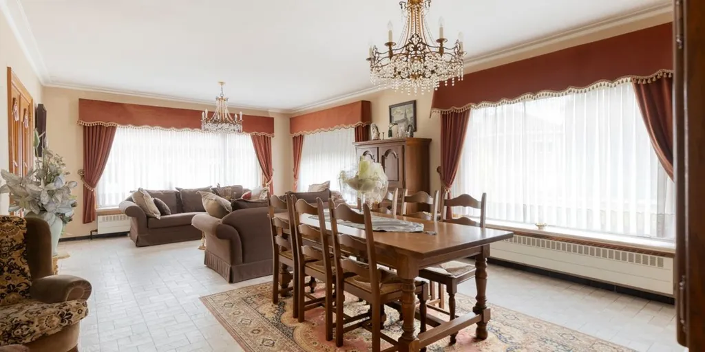 Salle à manger - Villa avec Jardin et Garage à Haaltert