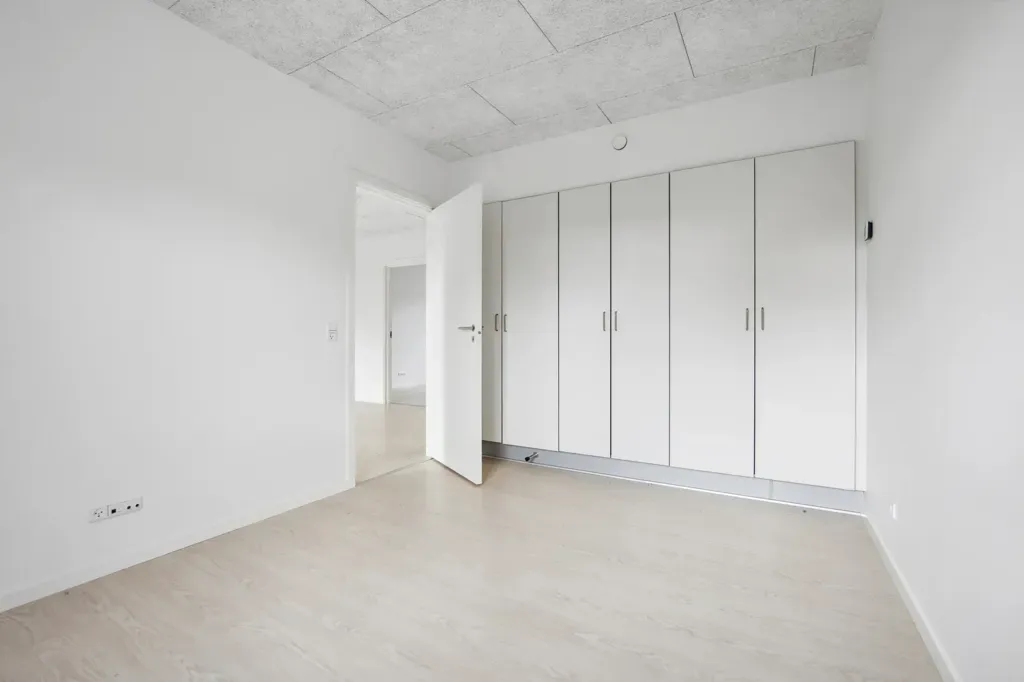Pièces - Modern Flat with Balcony in 8995