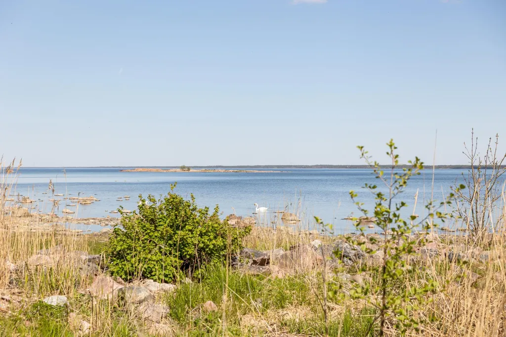 Aed - Charming Seafront Property in Stenskär