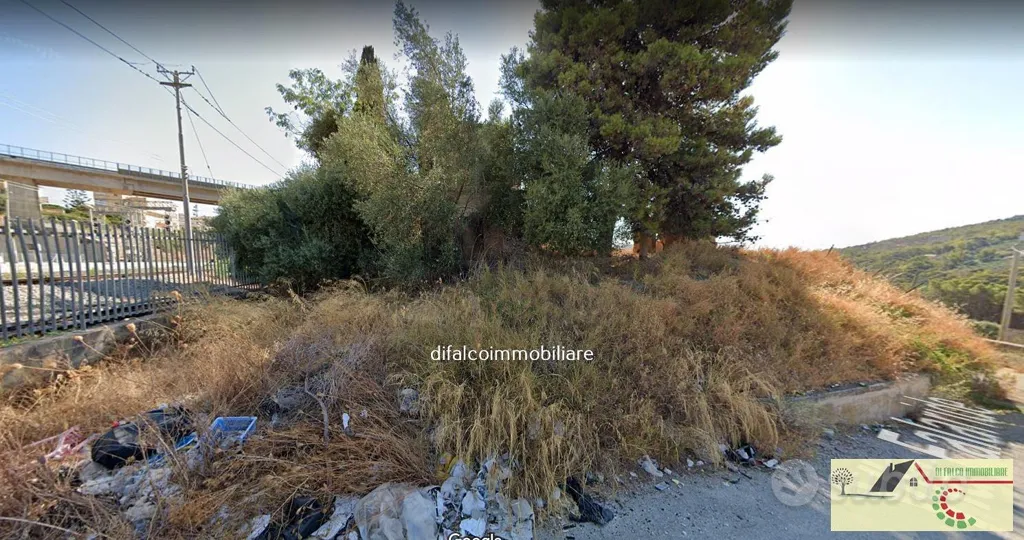 Aed - Villa to Renovate with Large Plot in Agrigento