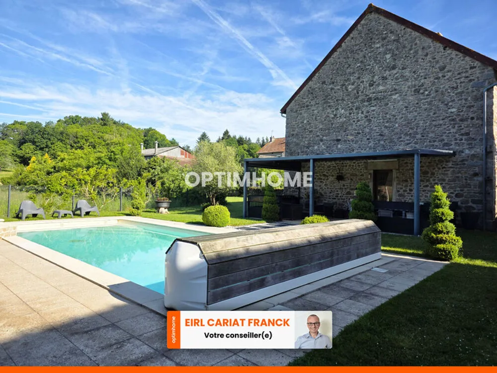 Piscine - Longère Rénovée avec Piscine et Jardin à Marsac