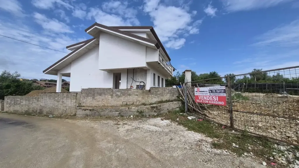 Extérieur - Modern Semi-Detached Villa with Terrace in Torrice